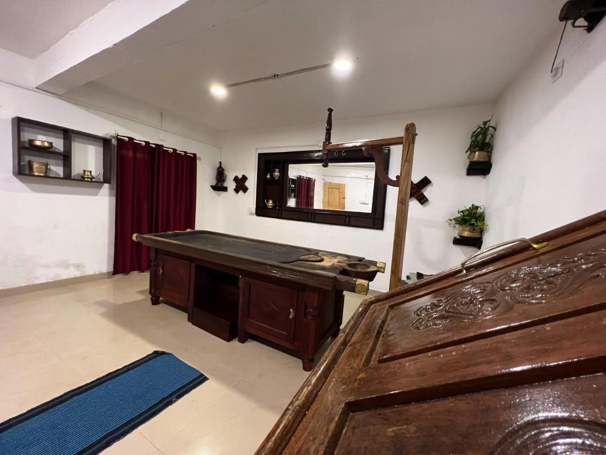 Vedha Ayurvedic Panchakarma Treatment Centre Hotel Alappuzha Exterior foto